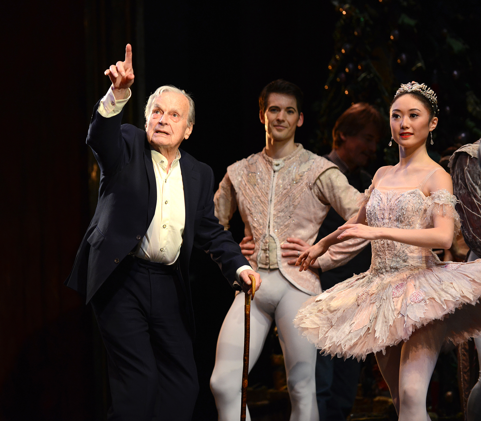 Miki with Sir Peter Wright Miki with Sir Peter Wright