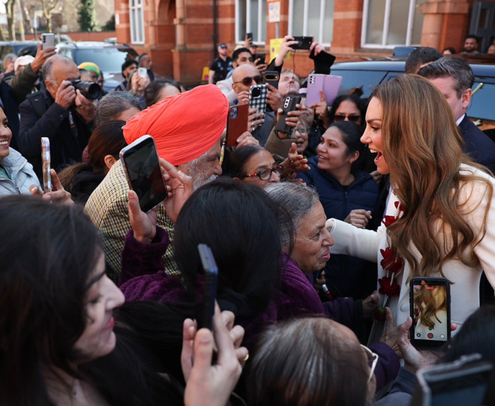 Princess of Wales marks Holi in Leicester with temple visit, dance, and Aakash Odedra company