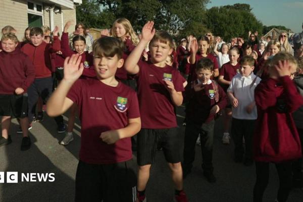 Dance brings pupils, parents and teachers together before the school day