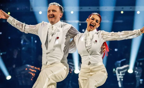 Blind students inspired by Strictly winner to dance