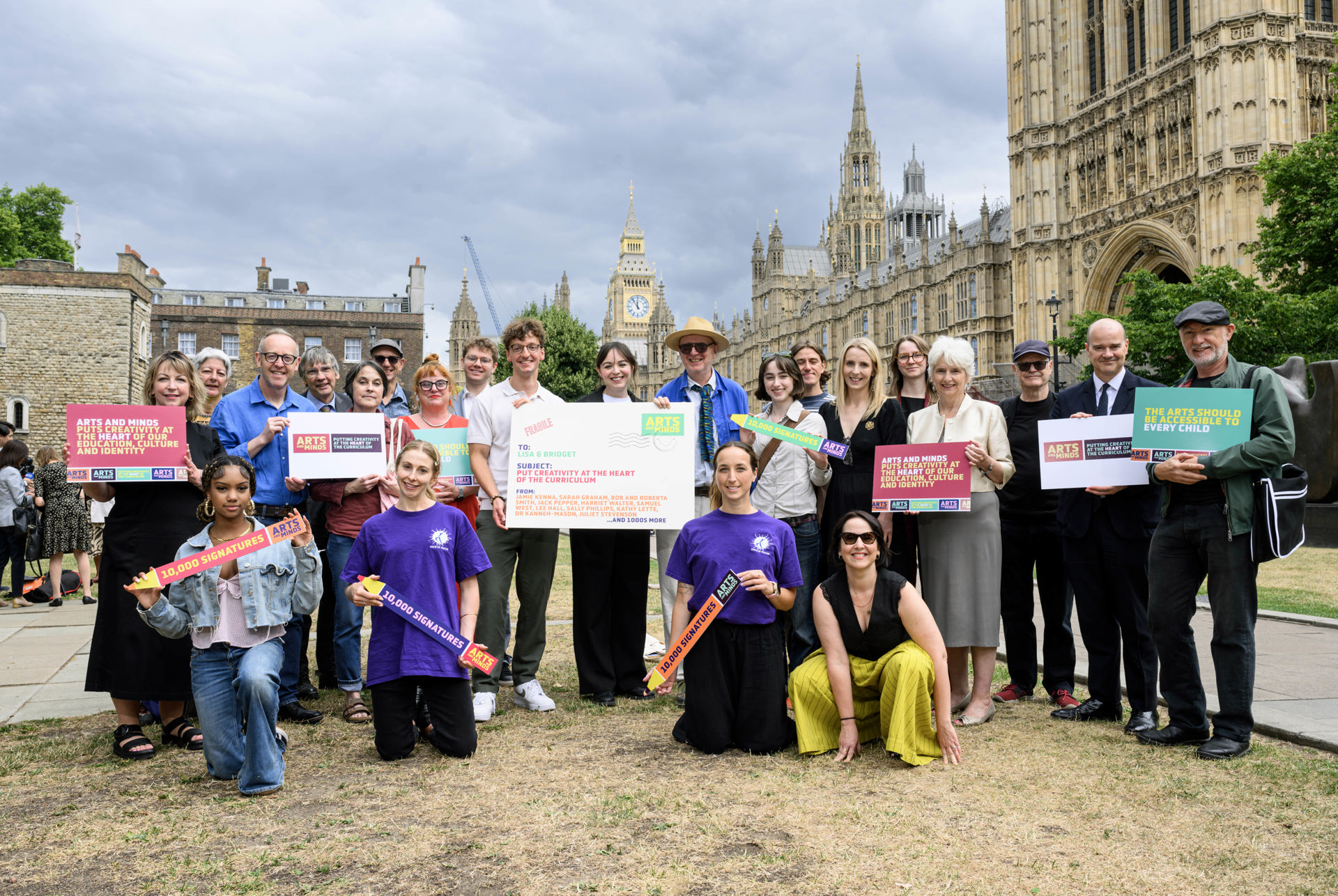 Laura Nicholson handing an open letter to parliament with Arts and Minds for Arts in Education Laura Nicholson handing an open letter to parliament with Arts and Minds for Arts in Education