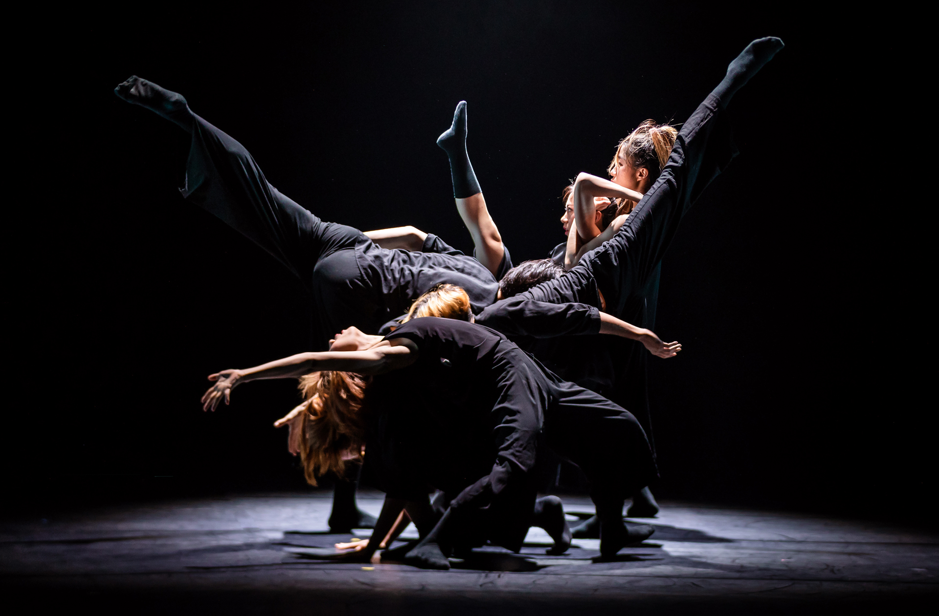 Image; Bernie Ng (2023) LASALLE College of the Arts performance of Into The Dawn Image; Bernie Ng (2023) LASALLE College of the Arts performance of Into The Dawn