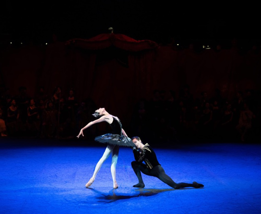 English National Ballet’s Swan Lake in-the-round to be broadcast by the BBC on Christmas Day