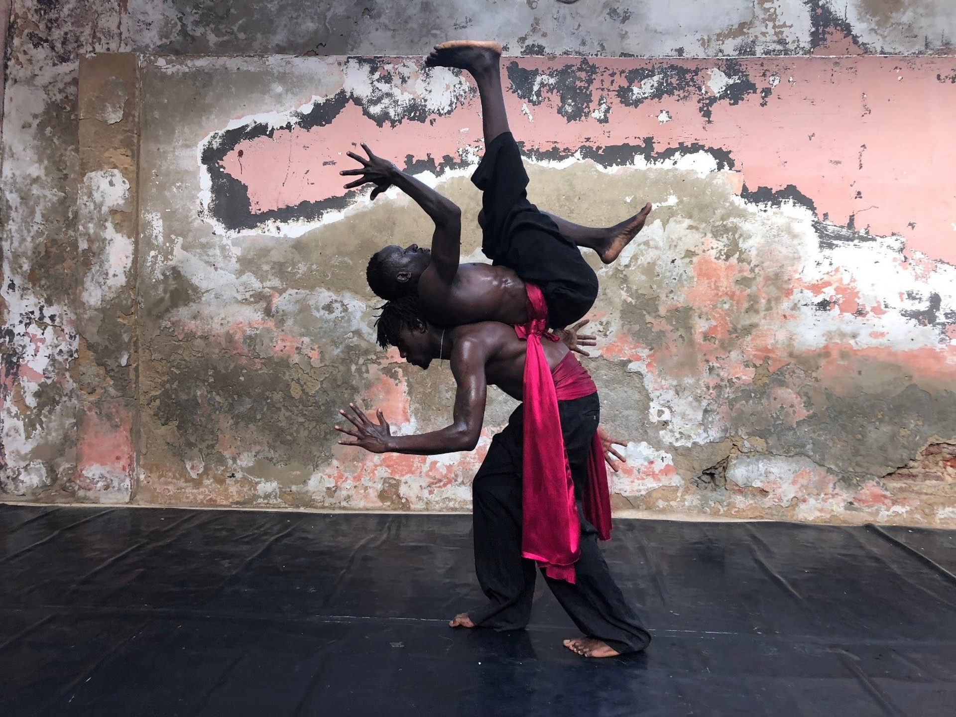 El Hadji Malick Ndiaye and Gael Kafuma Ndécky in Xarito. Image Credit: Emma Pequin El Hadji Malick Ndiaye and Gael Kafuma Ndécky in Xarito. Image Credit: Emma Pequin